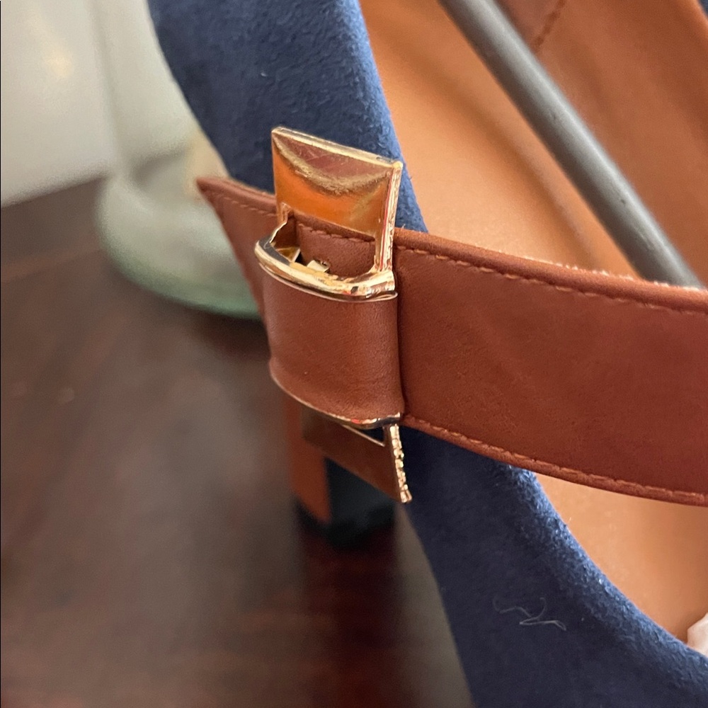 Elegant Blue and Tan Women's Heels - Picture 5 of 7